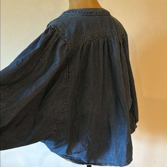 Pilcro sz XS Blue Denim Batwing Dolman Women's Top button down great condition - Picture 3 of 8